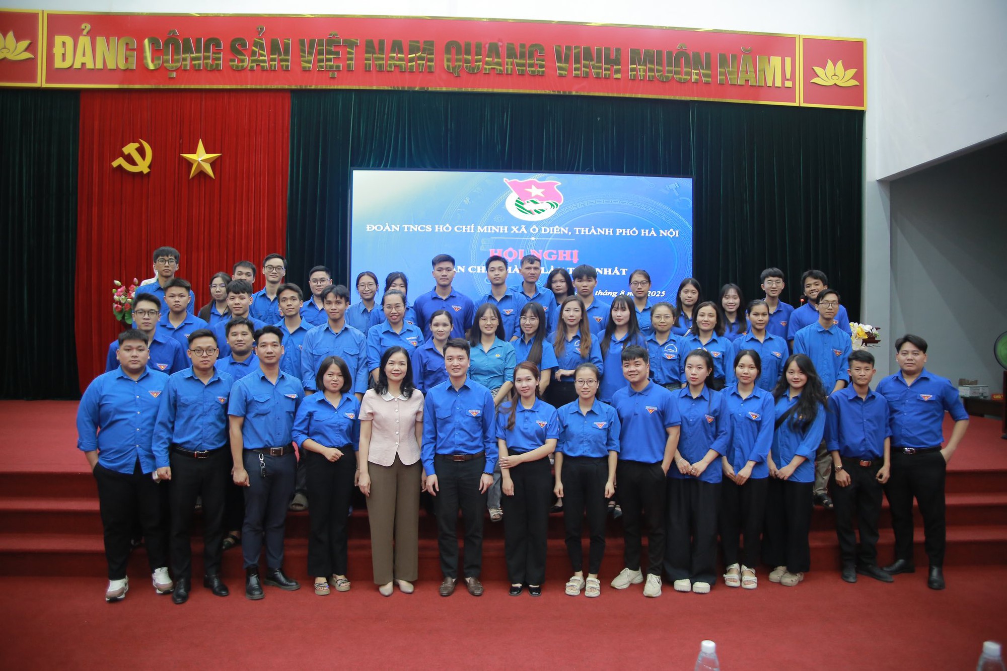 C:\Users\Techsi.vn\Documents\1. Đại biểu chụp ảnh KN.jpg