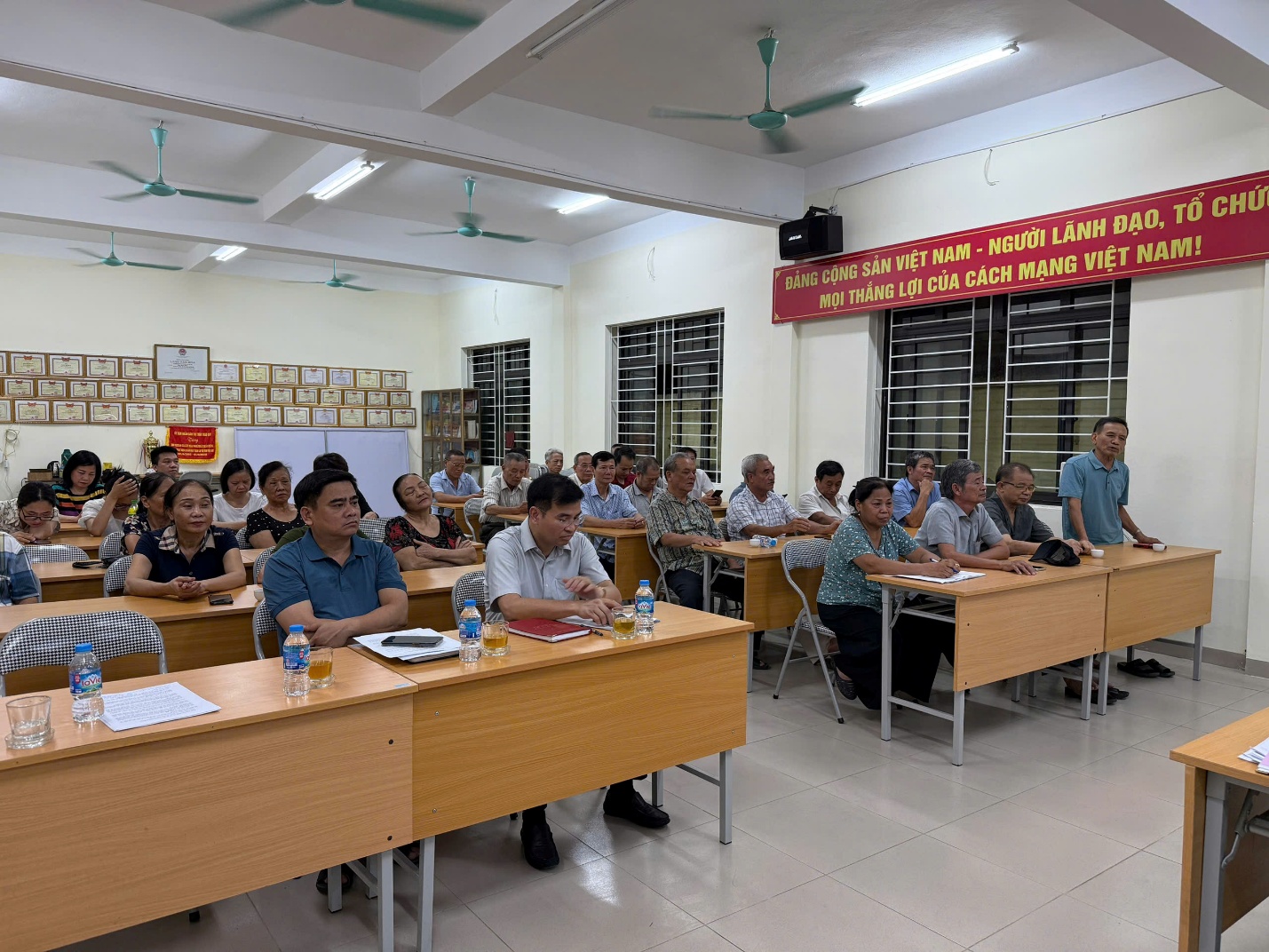 Đồng chí Dương Viết Cường – Phó Bí thư Đảng ủy, Chủ tịch UBND xã Gia Lâm dự sinh hoạt chi bộ TDP Bình Minh- Ảnh 1.