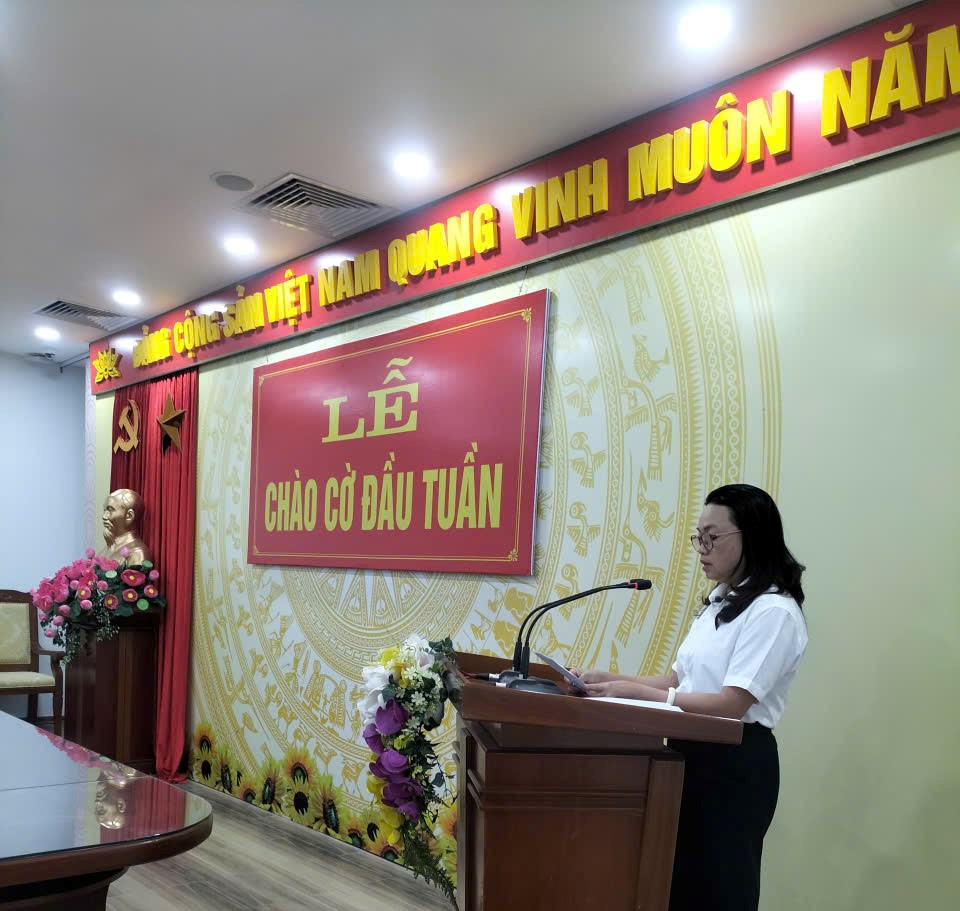 F:\Lễ chào cờ 4.8\z6871705780458_f8d587a9532484c9b5b781e4dea69f4d#.jpg