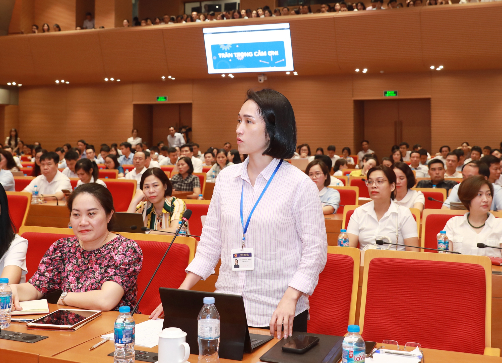 Thẳng thắn nhận diện những khó khăn, vướng mắc trong công tác tiếp nhận và giải quyết TTHC- Ảnh 7.