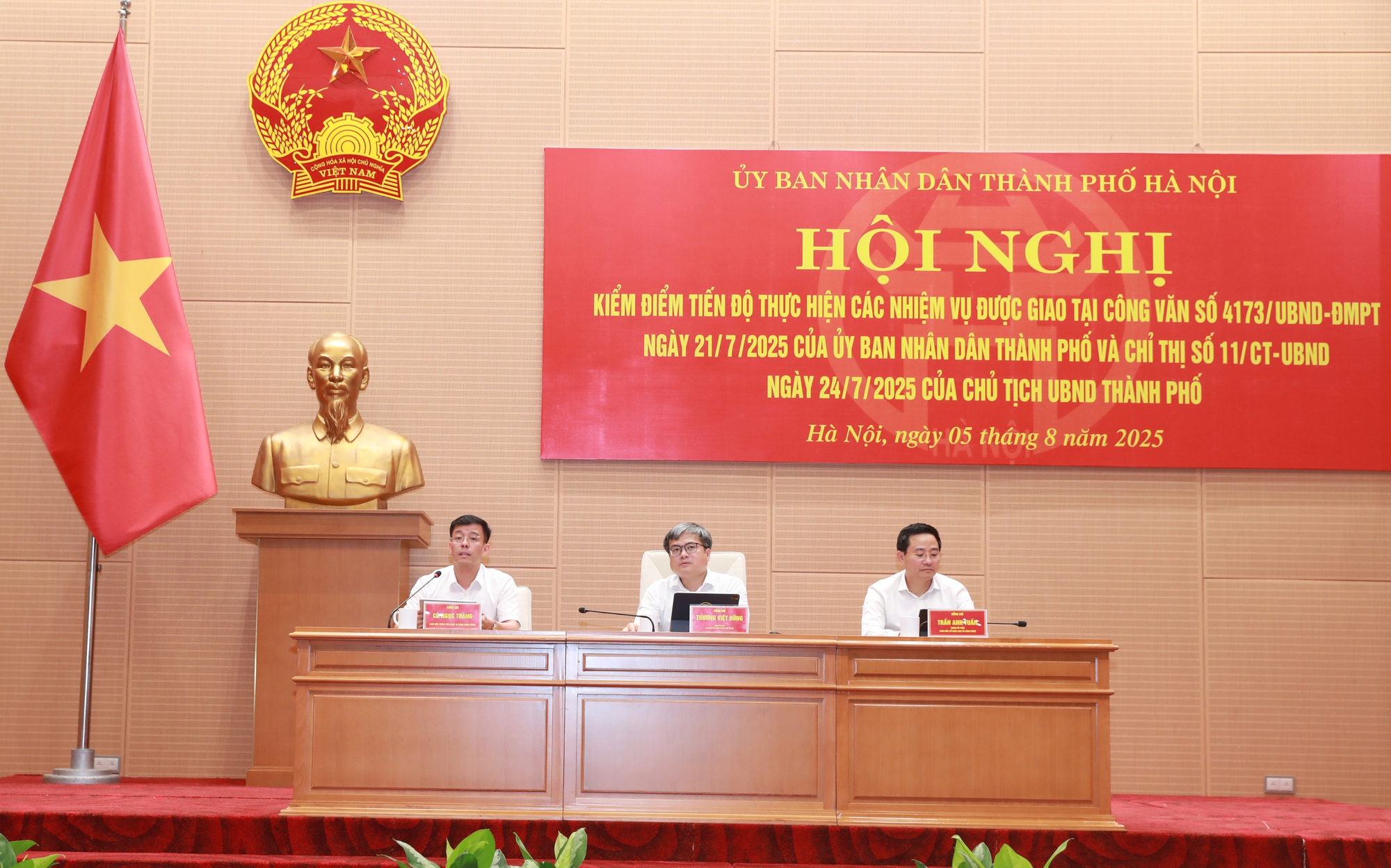 Thẳng thắn nhận diện những khó khăn, vướng mắc trong công tác tiếp nhận và giải quyết TTHC- Ảnh 10.
