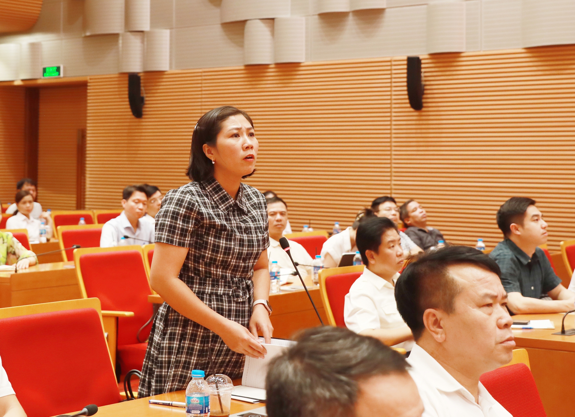 Thẳng thắn nhận diện những khó khăn, vướng mắc trong công tác tiếp nhận và giải quyết TTHC- Ảnh 9.