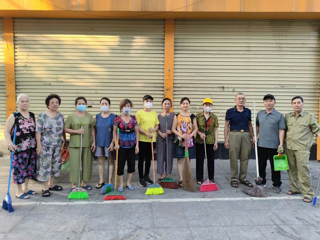 PHƯỜNG VĂN MIẾU - QUỐC TỬ GIÁM RA QUÂN TỔNG VỆ SINH MÔI TRƯỜNG - Ảnh 4.