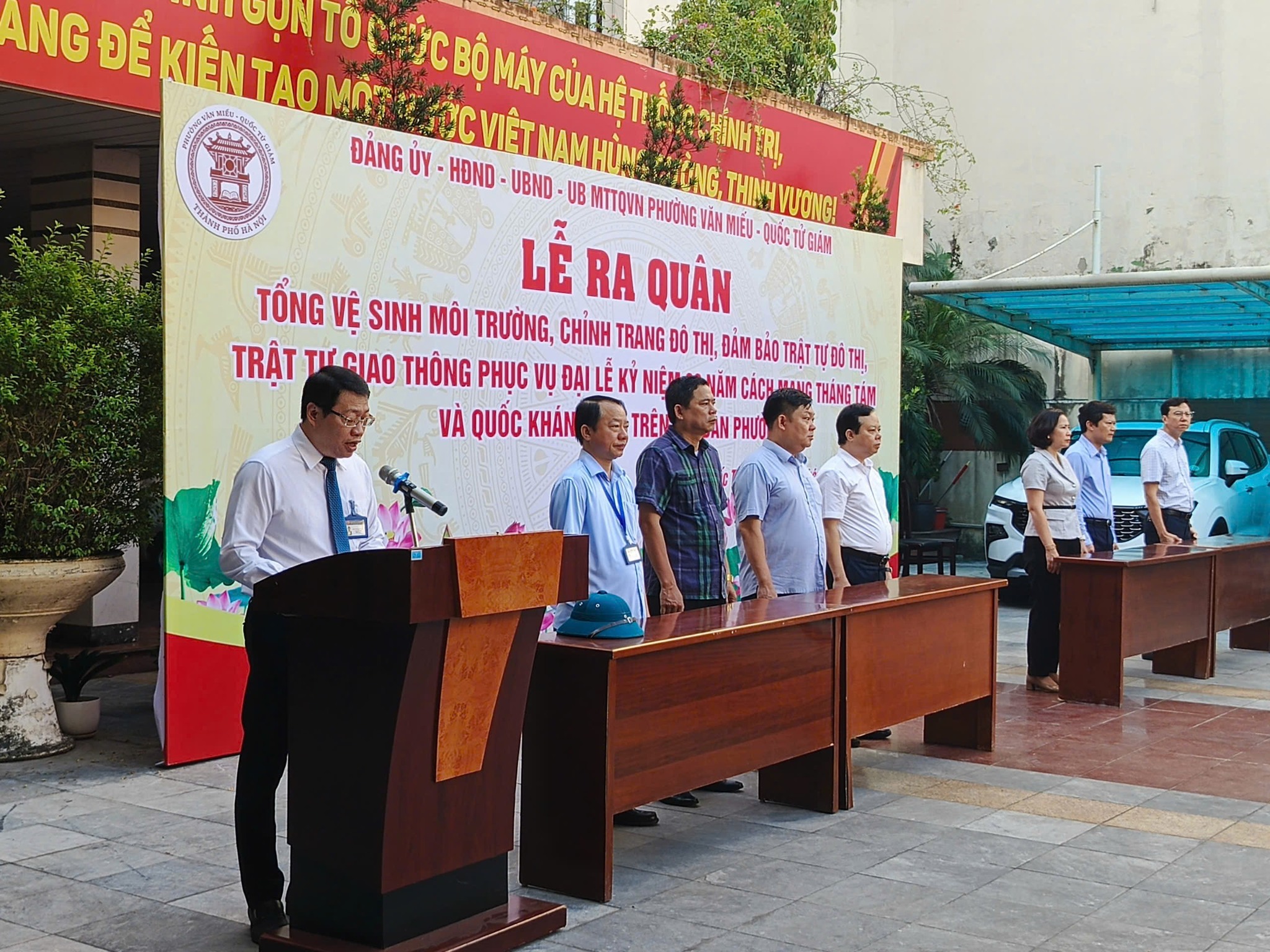 PHƯỜNG VĂN MIẾU - QUỐC TỬ GIÁM RA QUÂN TỔNG VỆ SINH MÔI TRƯỜNG - Ảnh 1.