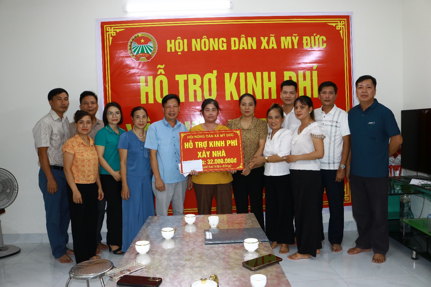 Chiều 31/7/2025, Hội Nông dân xã Mỹ Đức đã tổ chức lễ khánh thành và bàn giao nhà "Mái ấm nông dân" cho chị Nguyễn Thị Hiền, hội viên chi hội 6 có hoàn cảnh đặc biệt khó khăn.- Ảnh 2.