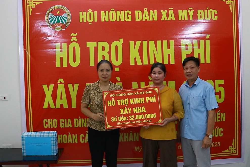 Chiều 31/7/2025, Hội Nông dân xã Mỹ Đức đã tổ chức lễ khánh thành và bàn giao nhà "Mái ấm nông dân" cho chị Nguyễn Thị Hiền, hội viên chi hội 6 có hoàn cảnh đặc biệt khó khăn.- Ảnh 3.