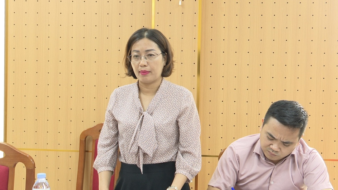 Đồng chí Phó Bí thư Đảng ủy, Chủ tịch UBND xã An Khánh Hồ Trung Nghĩa làm việc với Trung tâm Văn hóa, Thông tin và Thể thao xã- Ảnh 4.