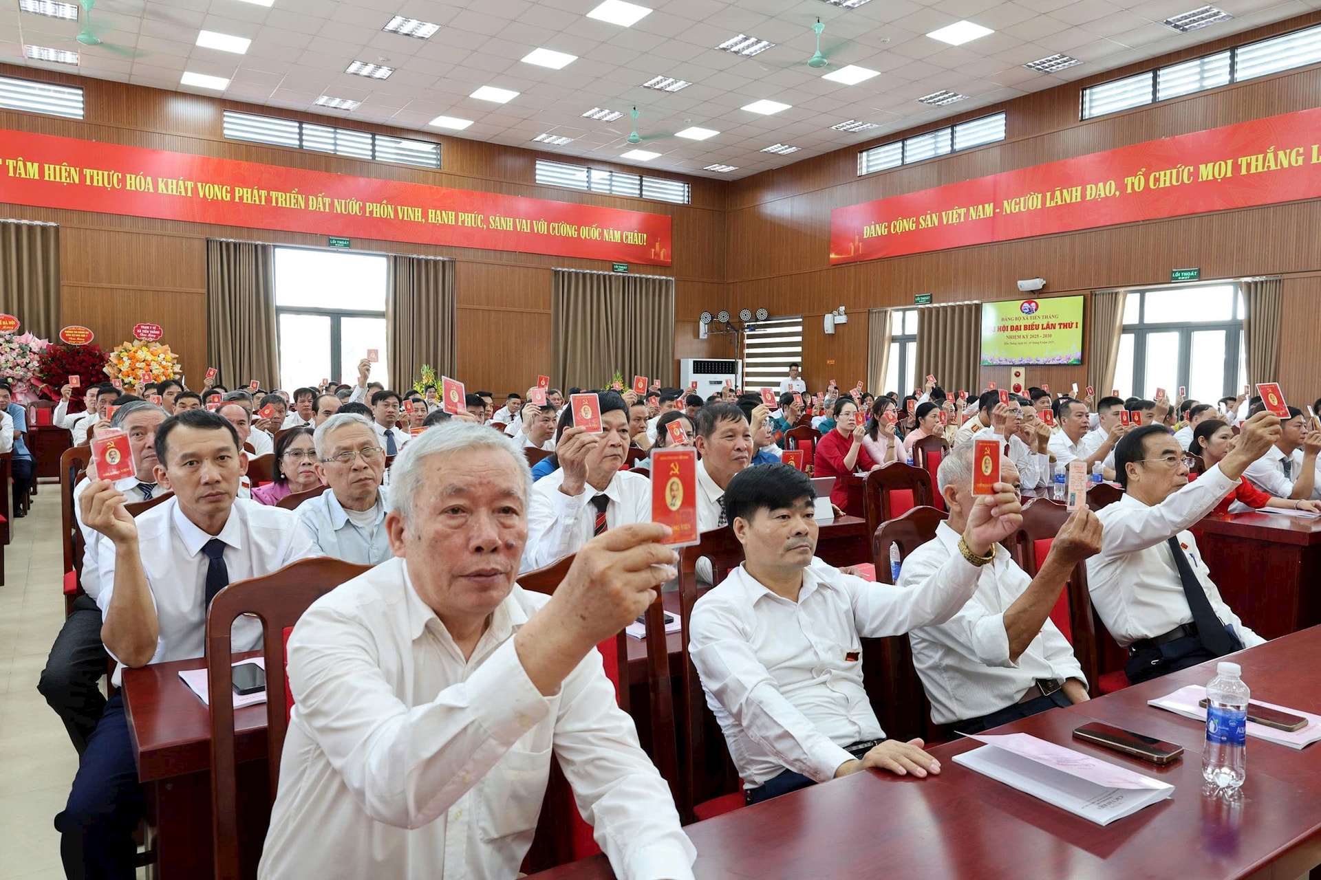 225 đại biểu dự Đại hội đại biểu Đảng bộ xã Tiến Thắng lần thứ I- Ảnh 4.