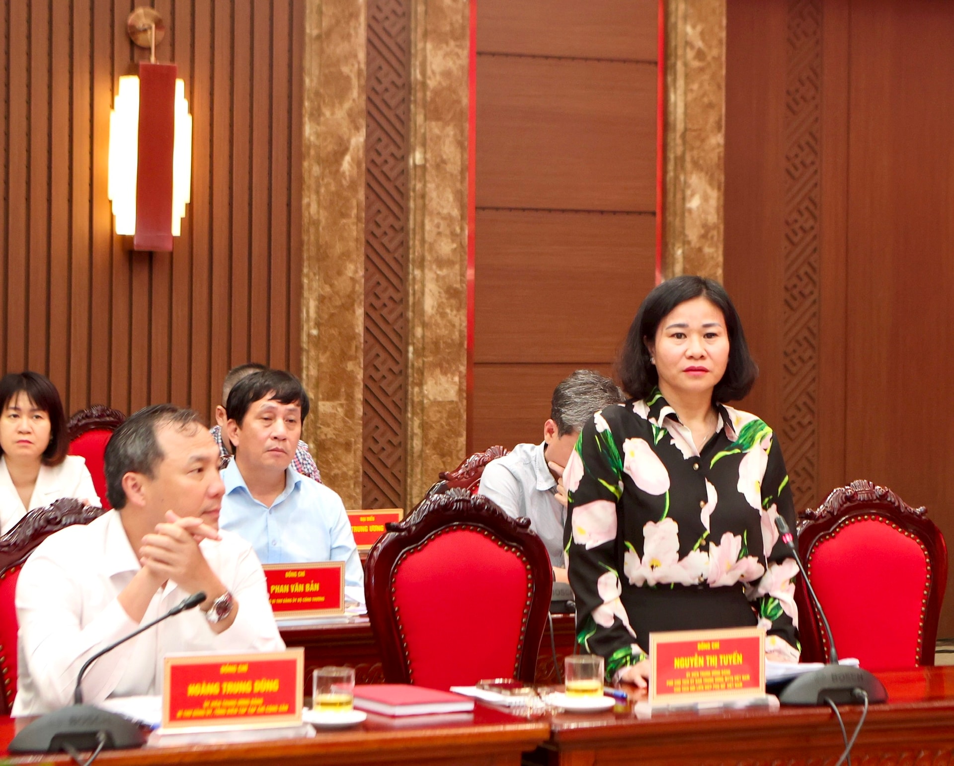 Định vị rõ vai trò Hà Nội trong bức tranh phát triển chung của cả nước- Ảnh 2.