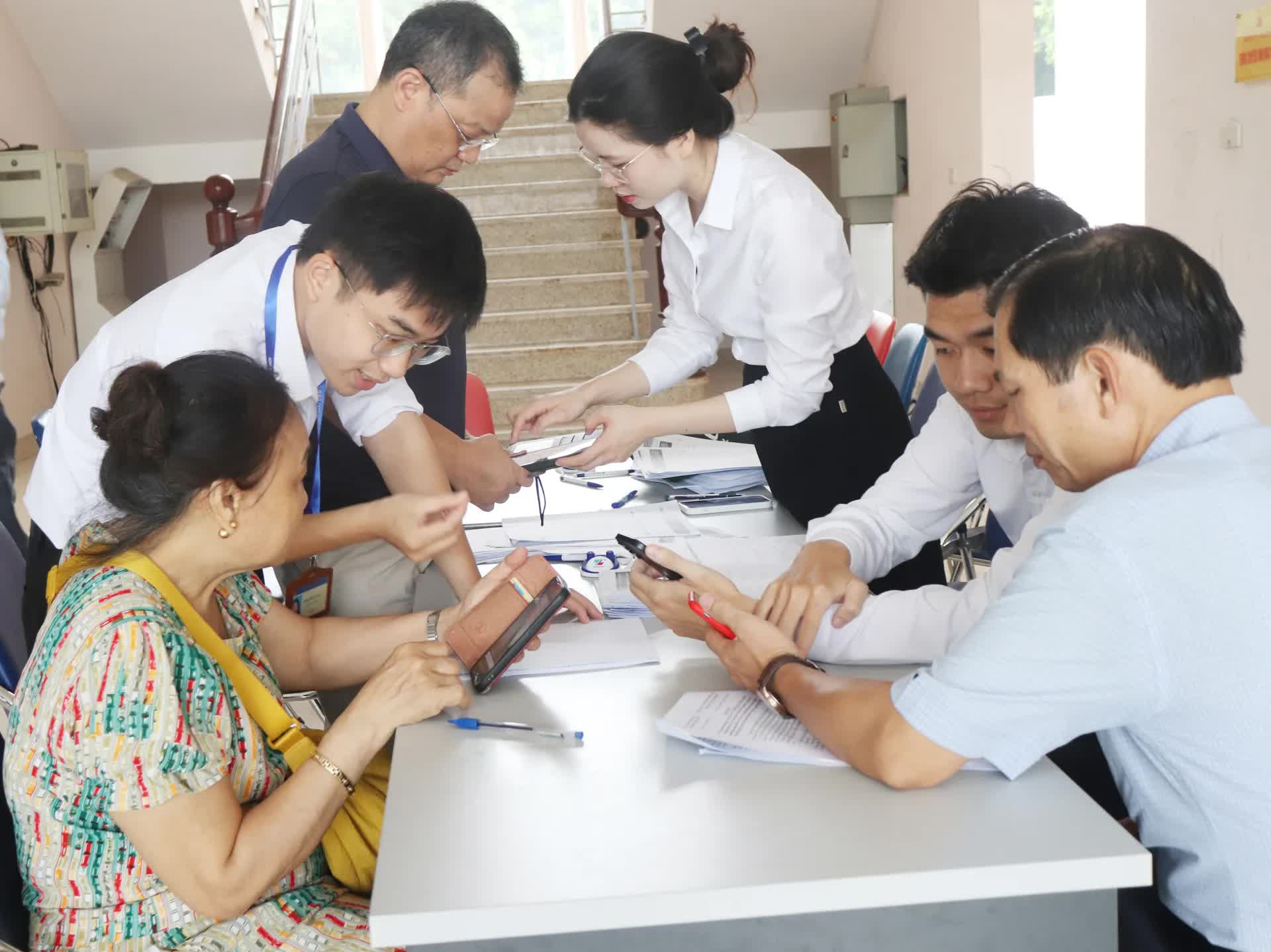 “45 ngày đêm” thần tốc phổ cập kỹ năng số cho người dân phường Phú Diễn- Ảnh 1.