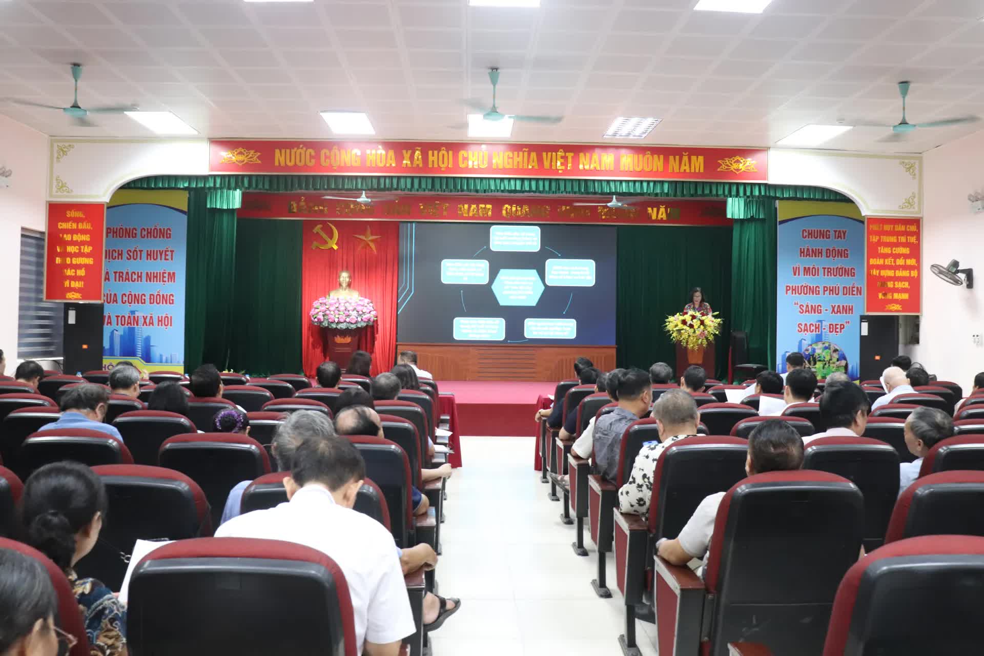 “45 ngày đêm” thần tốc phổ cập kỹ năng số cho người dân phường Phú Diễn- Ảnh 4.