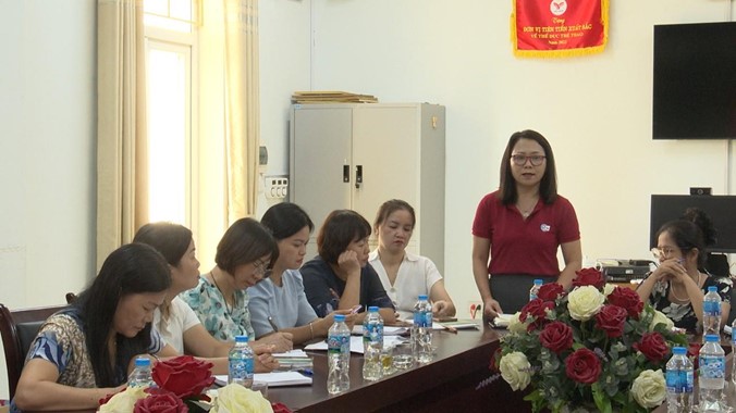 Lãnh đạo UBND xã làm việc với các trường học trên địa bàn về công tác chuẩn bị cho năm học mới- Ảnh 2.