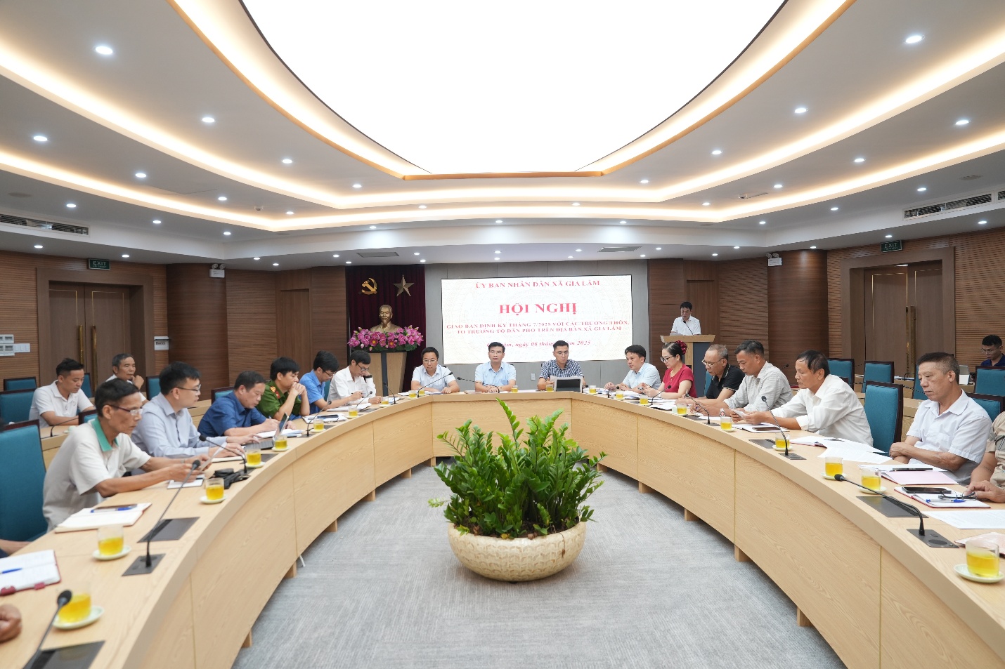 UBND xã Gia Lâm tổ chức hội nghị giao ban trưởng thôn, tổ trưởng TDP định kỳ tháng 7/2025- Ảnh 1.