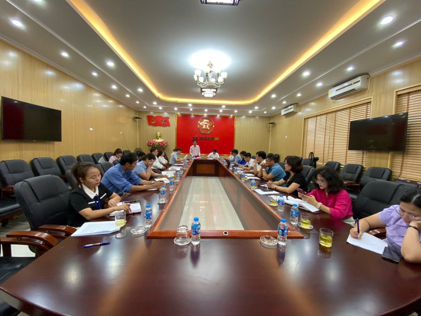 C:\Users\May tinh Loc Ninh\Downloads\6fc77b8f083a8164d82b1.jpg