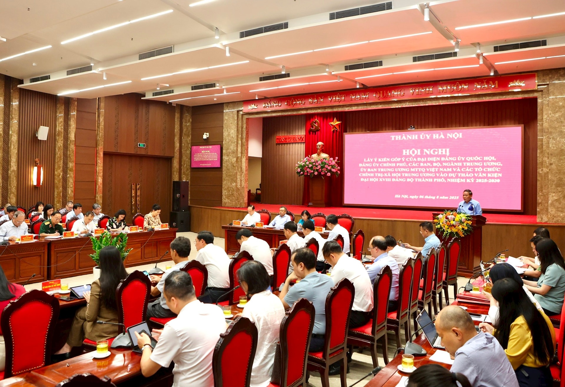 Thành lập Trung tâm Báo chí phục vụ Đại hội XVIII Đảng bộ thành phố Hà Nội- Ảnh 1.