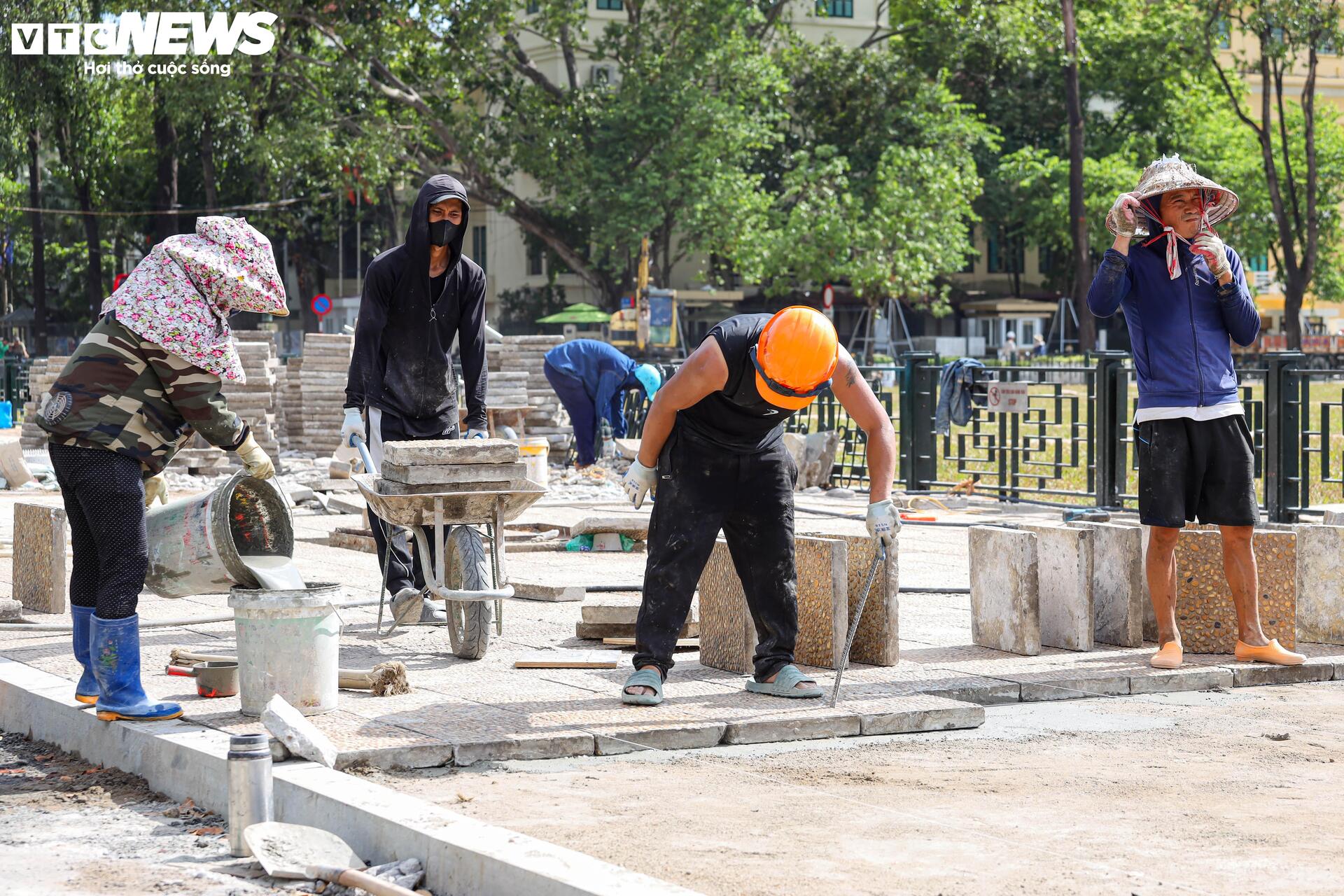 Toàn cảnh khán đài tại Quảng trường Ba Đình phục vụ lễ Quốc khánh 2/9- Ảnh 11.