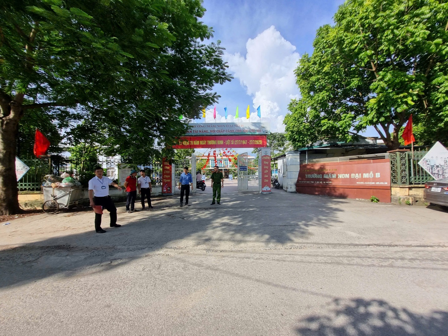 Ban Kinh tế - Ngân sách HĐND phường Đại Mỗ khảo sát công tác bảo đảm trật tự văn minh đô thị- Ảnh 3.