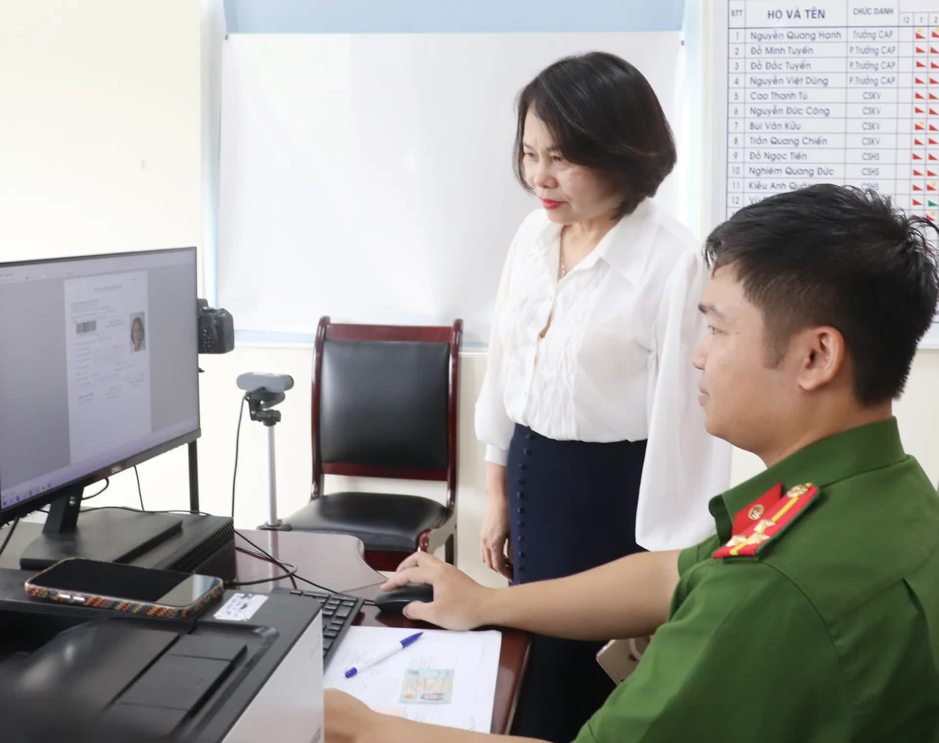 Phường Thượng Cát đổi thẻ đảng viên, chuẩn hóa dữ liệu trong kỷ nguyên số- Ảnh 5.