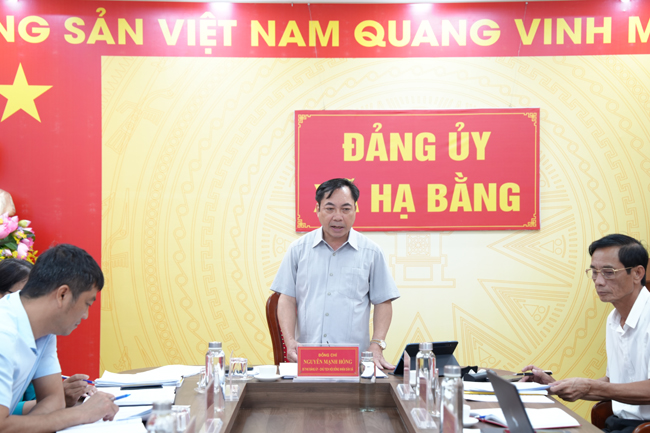 Xã Hạ Bằng công bố Quyết định chỉ định Ủy viên Ban Chấp hành, Ủy viên Ban Thường vụ Đảng ủy- Ảnh 2.