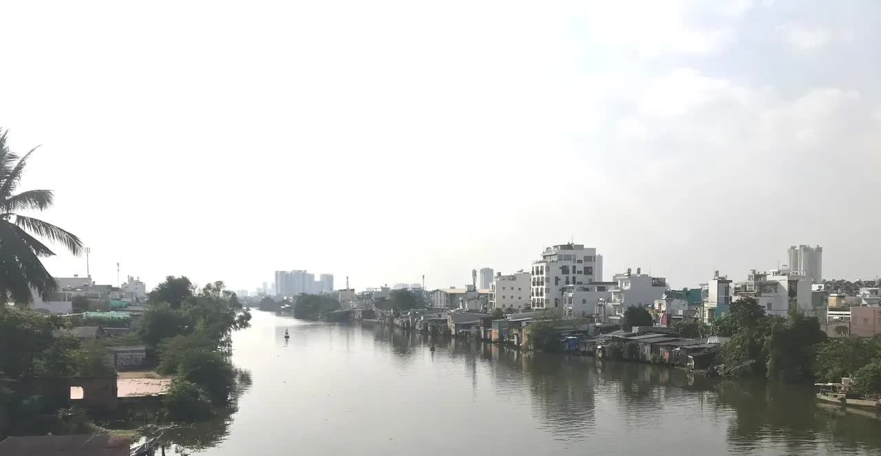 Đến năm 2030 di dời, tái định cư toàn bộ dân sống trên và ven sông, kênh, rạch- Ảnh 1.
