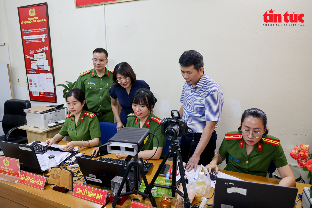 Hà Nội trong những ngày đầu đổi thẻ đảng viên theo chỉ đạo Trung ương- Ảnh 1.