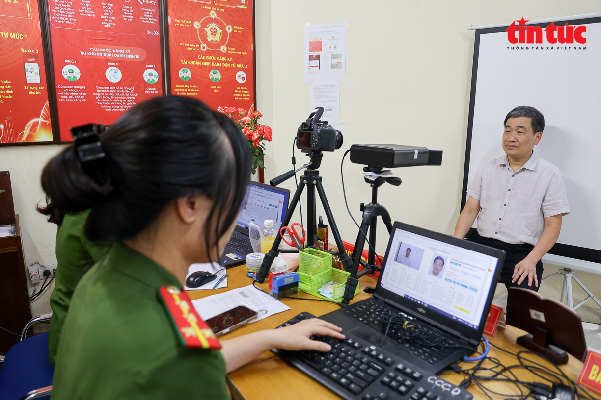 Hà Nội trong những ngày đầu đổi thẻ đảng viên theo chỉ đạo Trung ương- Ảnh 9.