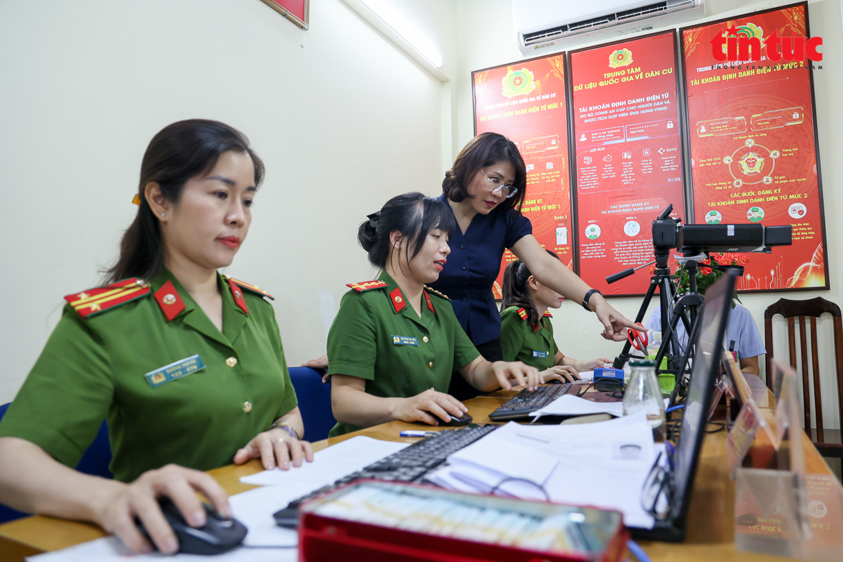 Hà Nội trong những ngày đầu đổi thẻ đảng viên theo chỉ đạo Trung ương- Ảnh 8.