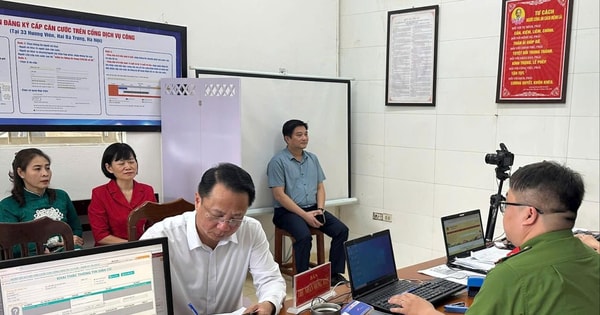 Phường Hai Bà Trưng: Làm việc 3 ca đổi thẻ Đảng cho hơn 6.000 đảng viên