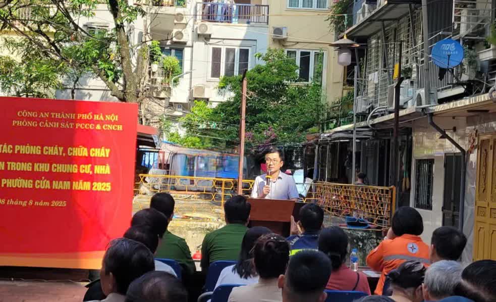Hà Nội: người dân ở khu tập thể cũ được trang bị cách thoát nạn khi xảy ra cháy- Ảnh 2.