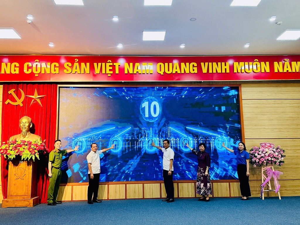 Phường Phương Liệt tổ chức Lễ phát động phong trào thi đua phát triển khoa học, công nghệ, đổi mới sáng tạo và chuyển đổi số; triển khai Chiến dịch “45 ngày đêm ra quân hỗ trợ hoạt động chuyển đổi số" - Ảnh 3.