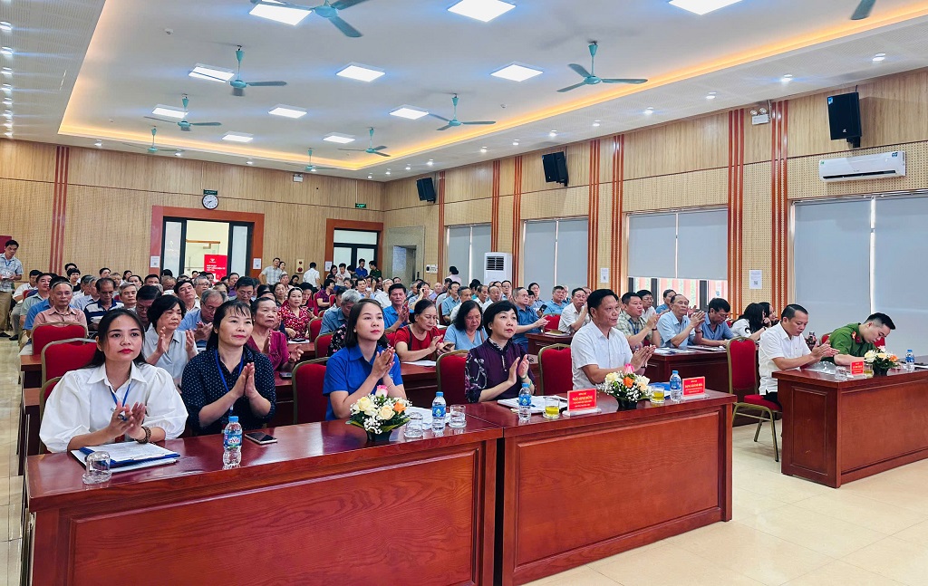 Phường Phương Liệt tổ chức Lễ phát động phong trào thi đua phát triển khoa học, công nghệ, đổi mới sáng tạo và chuyển đổi số; triển khai Chiến dịch “45 ngày đêm ra quân hỗ trợ hoạt động chuyển đổi số" - Ảnh 8.