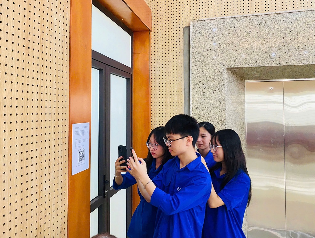 Phường Phương Liệt tổ chức Lễ phát động phong trào thi đua phát triển khoa học, công nghệ, đổi mới sáng tạo và chuyển đổi số; triển khai Chiến dịch “45 ngày đêm ra quân hỗ trợ hoạt động chuyển đổi số" - Ảnh 12.