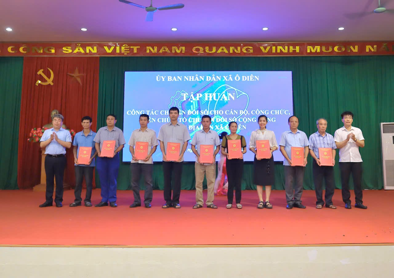 Tập huấn chuyển đổi số trên địa bàn xã- Ảnh 3.