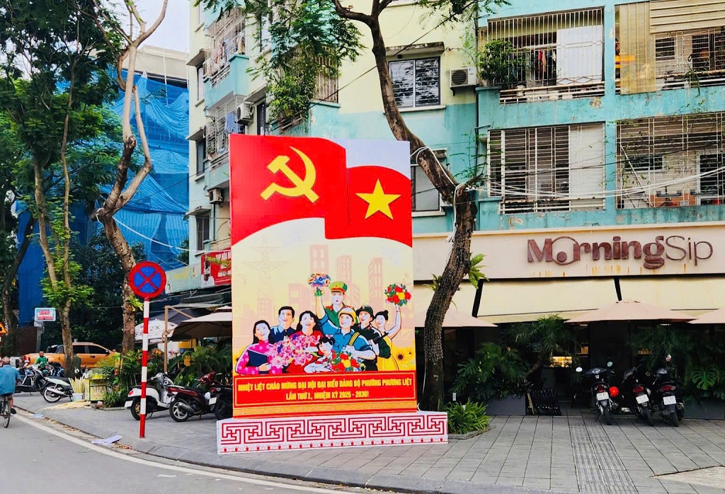 PHƯỜNG PHƯƠNG LIỆT TÍCH CỰC TUYÊN TRUYỀN TẠO KHÔNG KHÍ TƯNG BỪNG, PHẤN KHỞI CHÀO MỪNG ĐẠI HỘI ĐẠI BIỂU ĐẢNG BỘ PHƯỜNG LẦN THỨ NHẤT VÀ HƯỚNG TỚI ĐẠI HỘI ĐẢNG CÁC CẤP, NHIỆM KỲ 2025-2030- Ảnh 9.