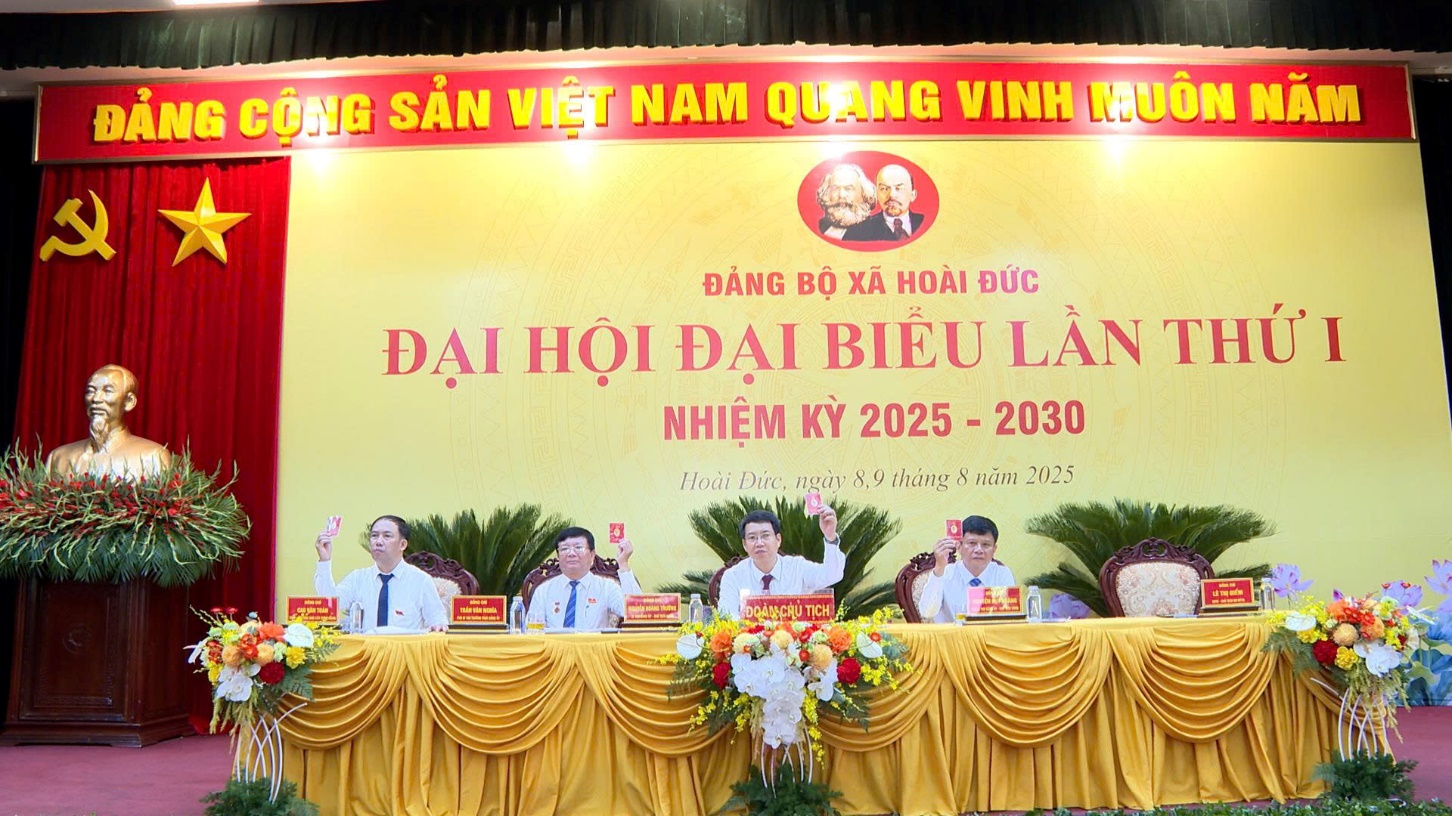 Ngày làm việc thứ nhất Đại hội đại biểu Đảng bộ xã Hoài Đức lần thứ I, nhiệm kỳ 2025-2030- Ảnh 4.