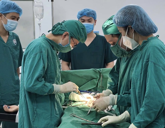 BVĐK Sơn Tây: Cải thiện tinh thần thái độ phục vụ người bệnh để đáp ứng tốt nhu cầu khám chữa bệnh ngày càng cao của nhân dân- Ảnh 2.