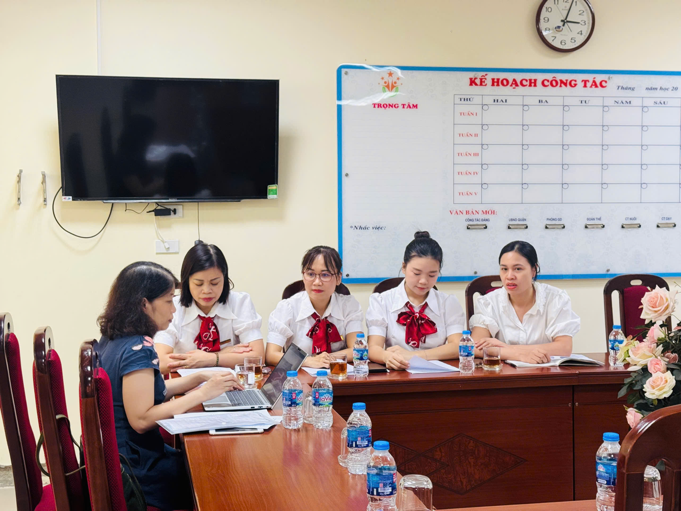 Trường Mầm non Ánh Sao đón tiếp đoàn khảo sát thực trạng và nhu cầu phát triển đội ngũ nhà giáo và cán bộ quản lý giáo dục mầm non giai đoạn 2026-2035 của Bộ giáo dục và Đào tạo- Ảnh 3.
