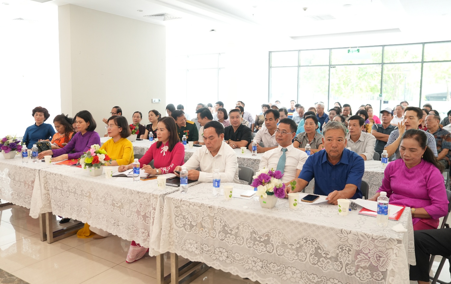    Đảng ủy xã Gia Lâm công bố quyết định chỉ định cấp ủy chi bộ tại Tổ đảng Vinhomes Ocean Park- Ảnh 1.