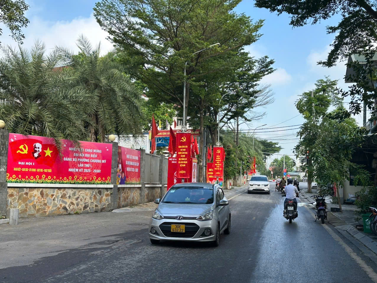 Rực rỡ cờ hoa chào mừng Đại hội đại biểu Đảng bộ phường Chương Mỹ lần thứ I, nhiệm kỳ 2025 - 2030- Ảnh 6.
