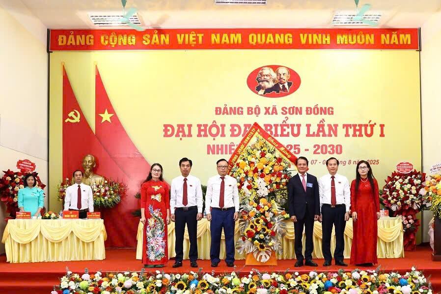 https://zalo-article-photo.zadn.vn/3eb8811d484ea110f85f#385178054