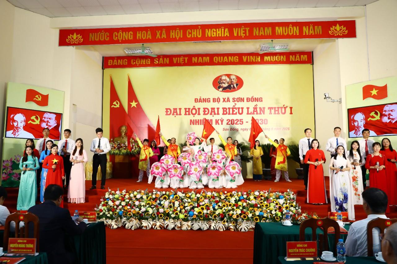 https://zalo-article-photo.zadn.vn/cdcc6369aa3a43641a2b#385178071