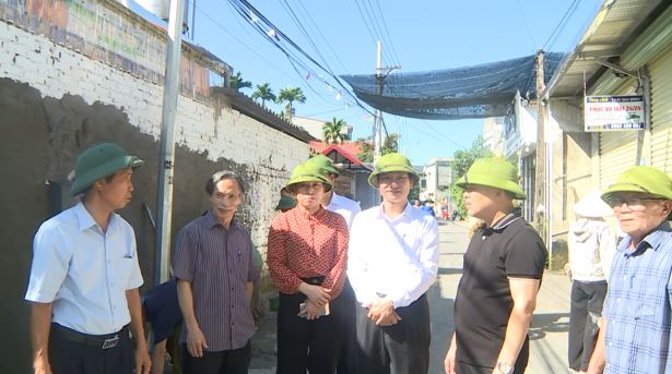 Thường trực Đảng uỷ xã kiểm tra cơ sở, động viên nhân dân chung sức xây dựng nông thôn mới- Ảnh 4.