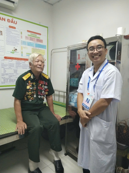Trường học mở cửa, đón nhân dân, cựu chiến binh nghỉ ngơi xem diễu binh A80- Ảnh 3.