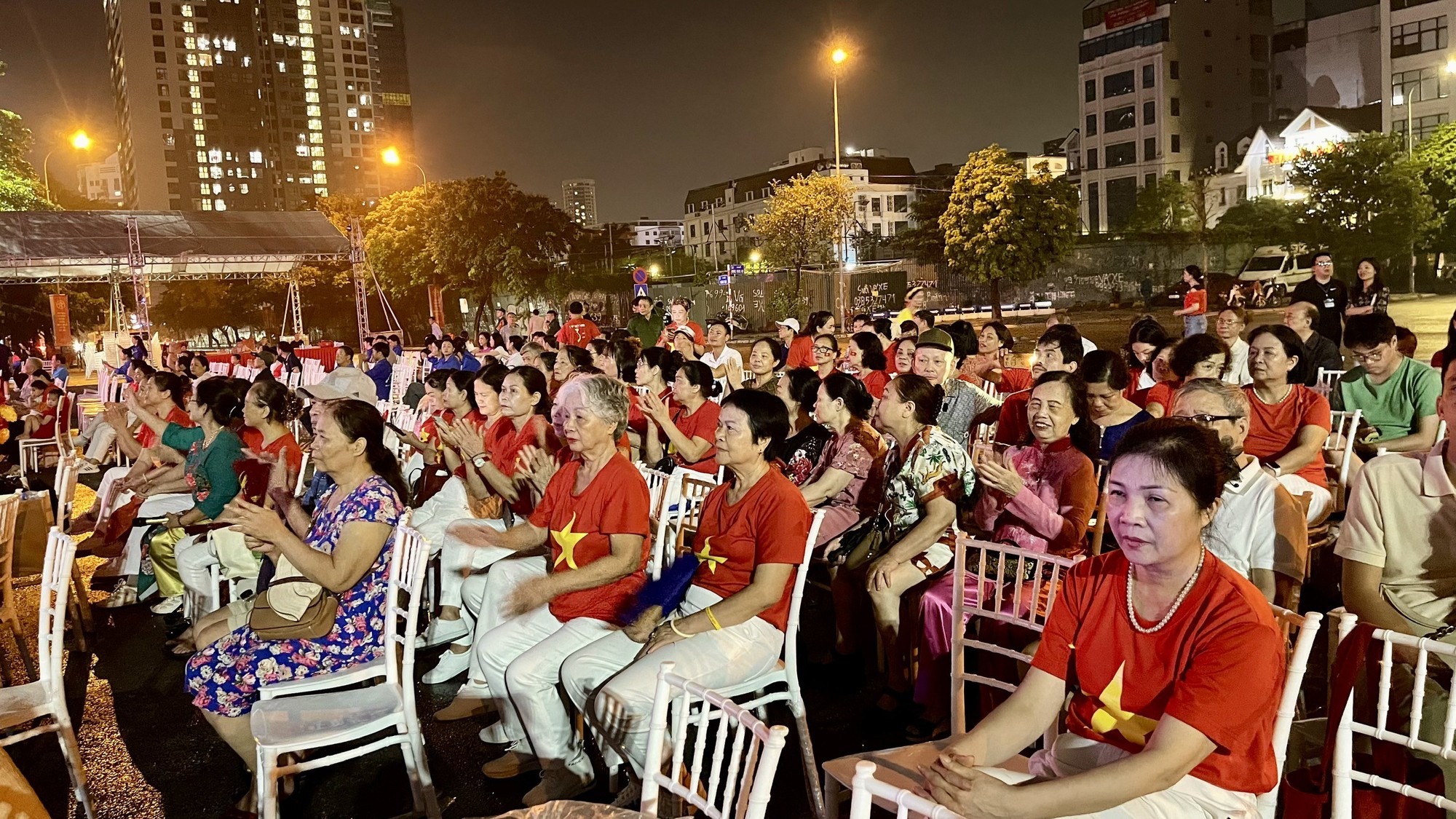 Cầu Giấy: Sôi nổi chương trình văn nghệ chào mừng 80 năm Quốc khánh 2/9- Ảnh 4.