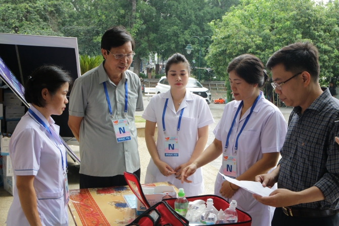 Phó Giám đốc Sở Y tế Hà Nội kiểm tra công tác y tế phục vụ sự kiện A80- Ảnh 4.