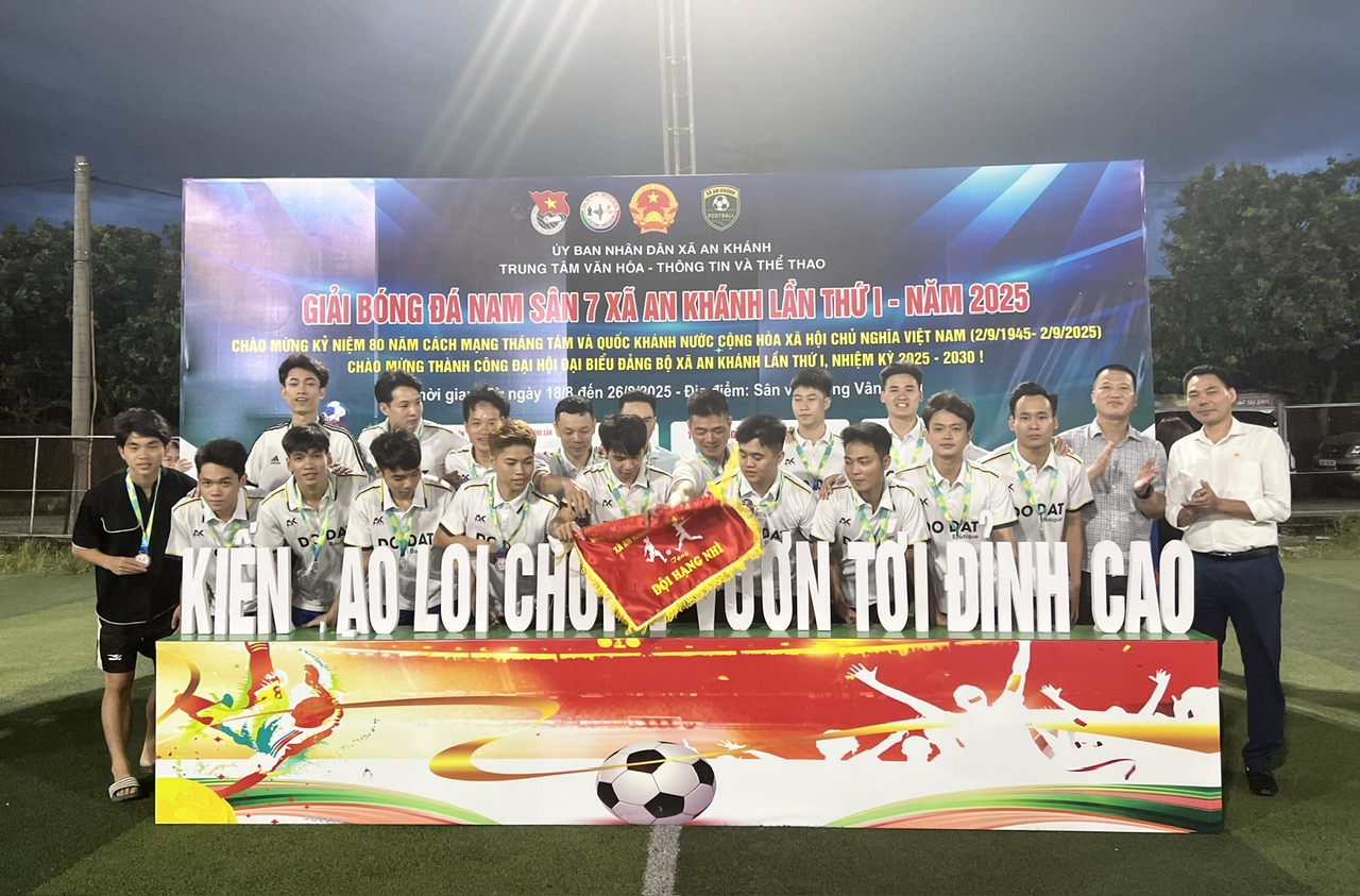 Bế mạc Giải Bóng đá nam sân 7 xã An Khánh lần thứ nhất năm 2025- Ảnh 5.
