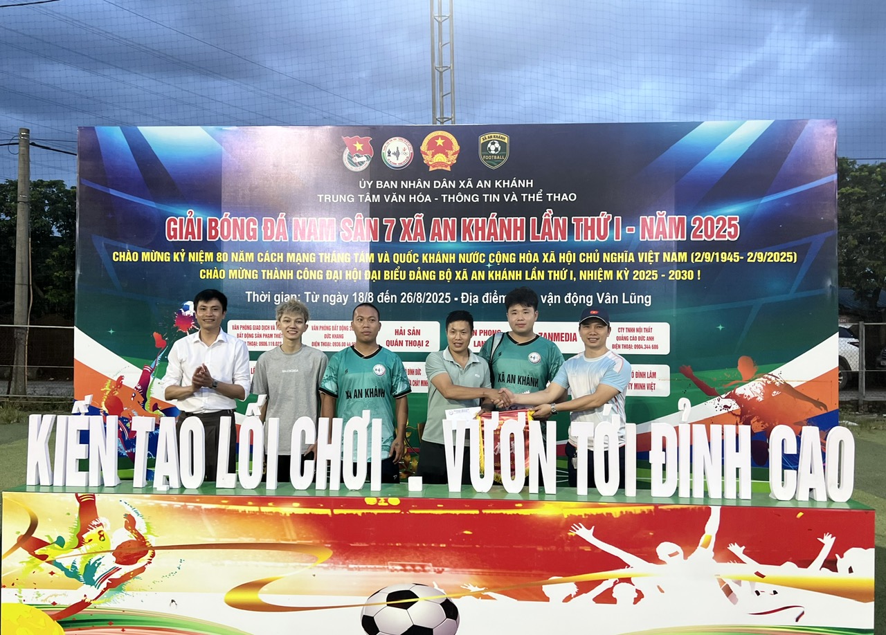 Bế mạc Giải Bóng đá nam sân 7 xã An Khánh lần thứ nhất năm 2025- Ảnh 7.