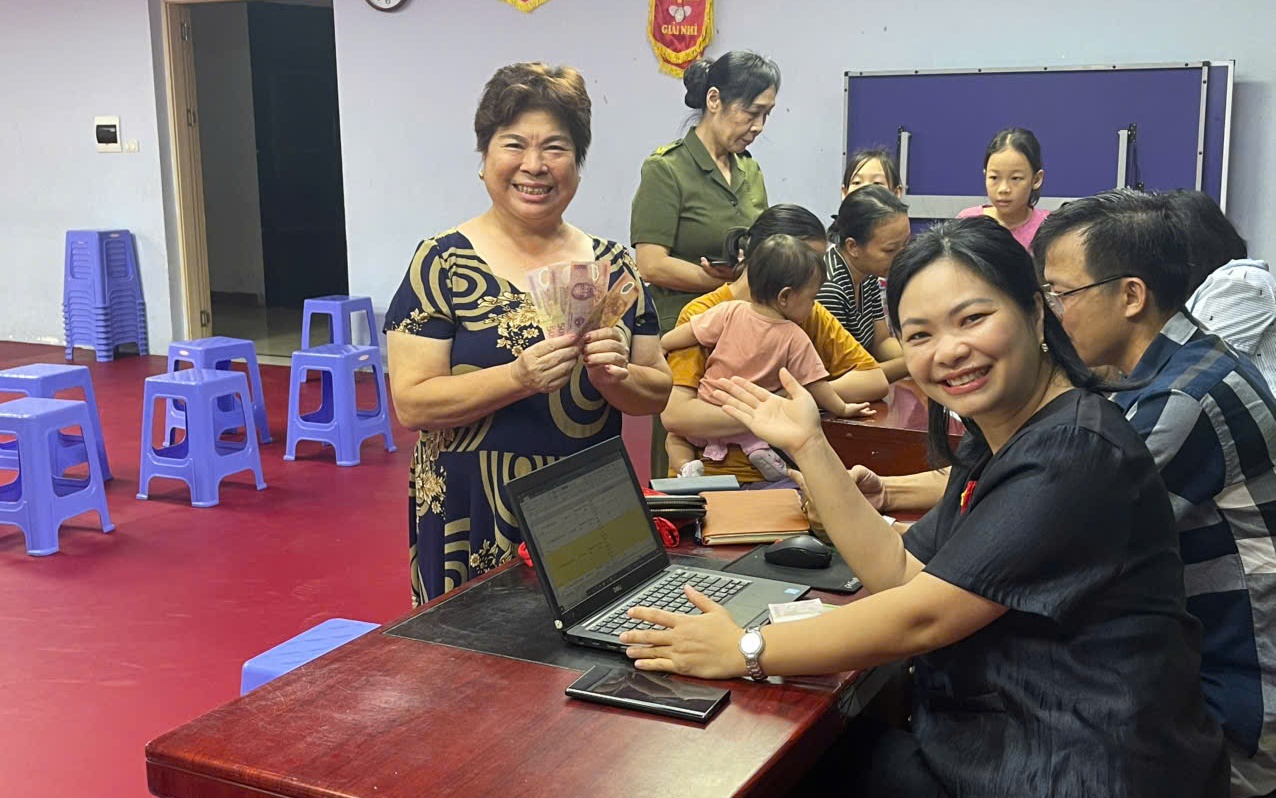 NIỀM VUI TẾT ĐỘC LẬP ĐƯỢC NHÂN LÊN TỪ NHỮNG PHẦN QUÀ