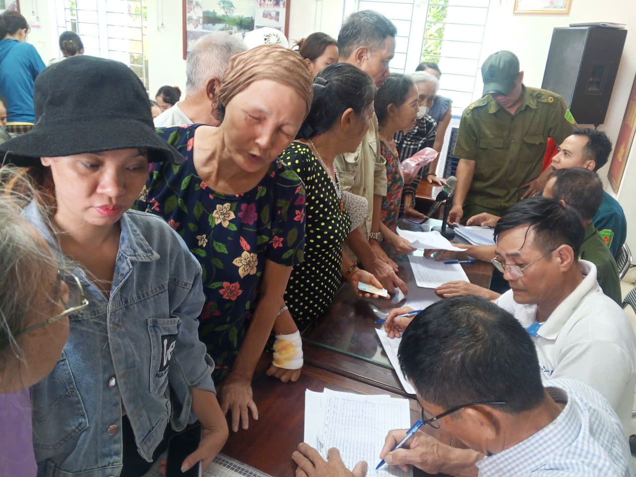 Những hình ảnh người dân xã Thượng Phúc nhận quà 2/9- Ảnh 3.