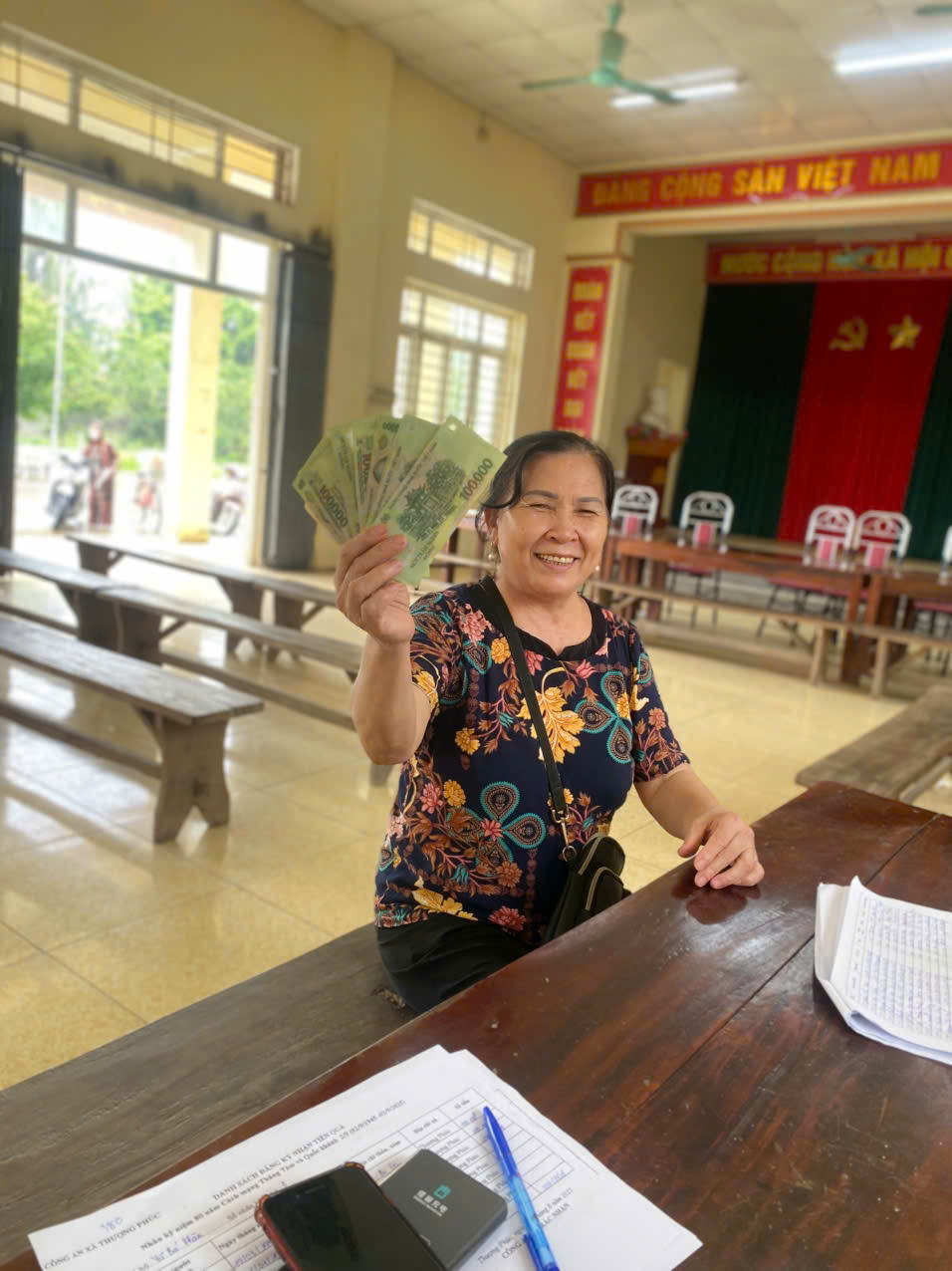 Những hình ảnh người dân xã Thượng Phúc nhận quà 2/9- Ảnh 13.